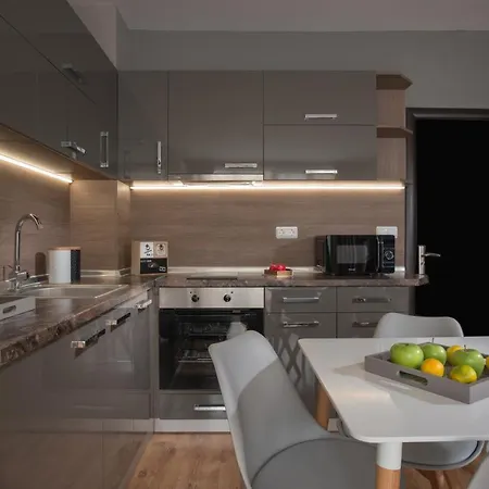 アパートホテル Miramar Luxury ポモリエ